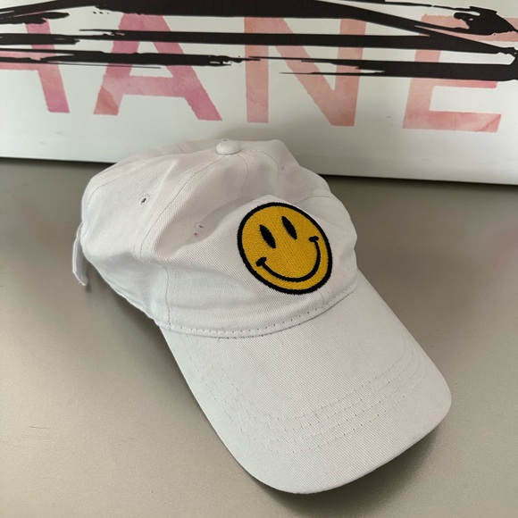 white smiley hat from Amazon - Picture 2 of 2